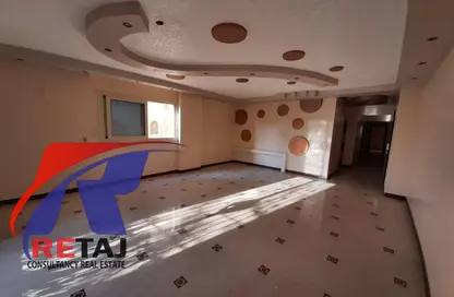 شقة - 3 غرف نوم - 2 حمامات للايجار في شارع دكتور محمد يوسف - البنفسج 7 - البنفسج - مدينة القاهرة الجديدة - القاهرة