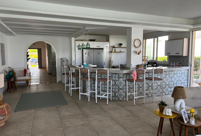 98821915 - Property Image 3