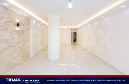 شقة - 3 - 2 للبيع في شارع رشدي - ستانلي - حي شرق - الاسكندرية