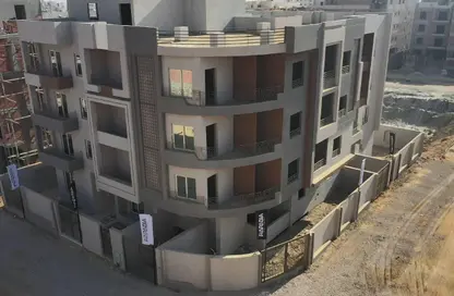 Apartment - 3 Bedrooms - 3 Bathrooms for sale in New Narges - New Cairo City - Cairo