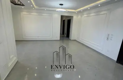 شقة - 3 غرف نوم - 2 حمامات للبيع في شارع الدكتور اسماعيل وهبي - المنطقة العاشرة - مدينة نصر - القاهرة