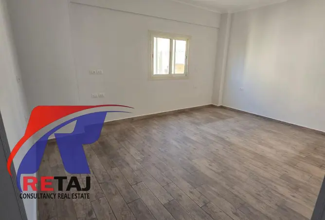 121656300 - Property Image 2
