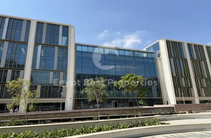 Full Floor - Studio - 7+ Bathrooms for sale in One Ninety Mall - South Teseen St. - The 5th Settlement - New Cairo City - Cairo
