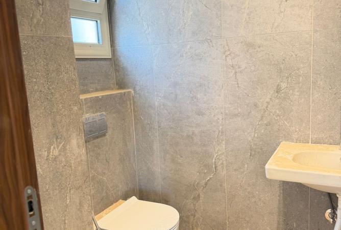 8502484 - Property Image 2