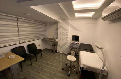 Clinic - Studio - 2 Bathrooms for sale in Al Fath St. - Shods - Hay Sharq - Alexandria