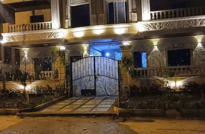 شقة - 3 غرف نوم - 3 حمامات للبيع في شارع يوسف صبري أبو طالب - الحي السابع - مدينة العبور - القليوبية