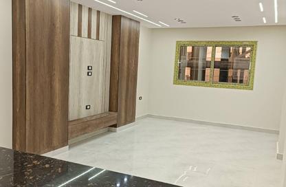 Apartment - 3 Bedrooms - 1 Bathroom for sale in Gate 1 - Khofo - Hadayek El Ahram - Giza
