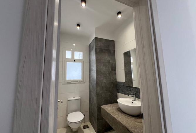 102914102 - Property Image 3