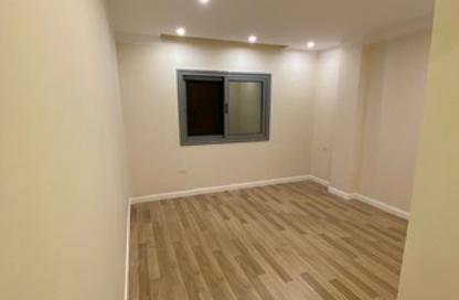 Apartment - 2 Bedrooms - 1 Bathroom for sale in Abou El Houl - New Cairo City - Cairo
