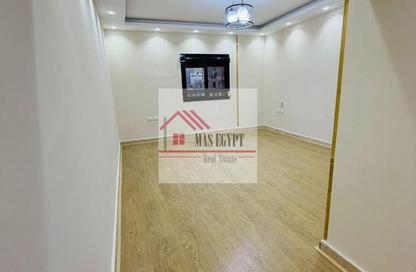 شقة - 4 غرف نوم - 3 حمامات للبيع في شارع الحجاز - المهندسين - الجيزة