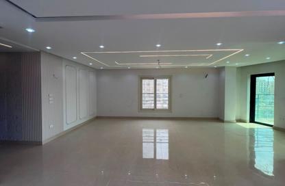 Apartment - 3 Bedrooms - 3 Bathrooms for sale in Makram Ebeid St. - 6th Zone - Nasr City - Cairo
