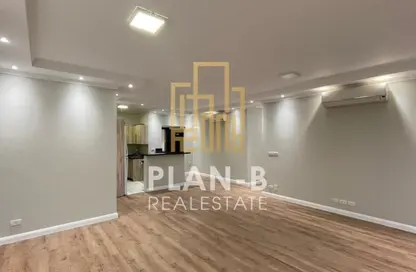 شقة - 3 غرف نوم - 2 حمامات للايجار في ذا كورت ياردز - كمبوندات الشيخ زايد - الشيخ زايد - الجيزة