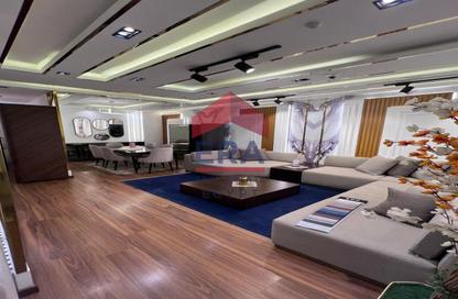 Show Room - Studio - 4 Bathrooms for sale in Makram Ebeid St. - 6th Zone - Nasr City - Cairo