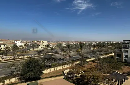 شقة - 3 غرف نوم - 3 حمامات للبيع في سيراس - اب تاون كايرو - المقطم - القاهرة