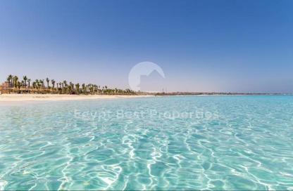 شاليه - 1 - 2 للبيع في دايركشن وايت - راس الحكمة - الساحل الشمالي