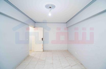 Apartment - 2 Bedrooms - 1 Bathroom for sale in Smouha - Hay Sharq - Alexandria