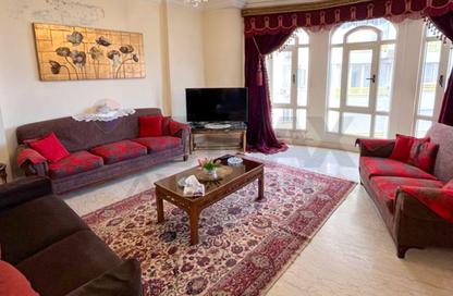 شقة - 4 غرف نوم - 3 حمامات للبيع في زيزينيا - حي شرق - الاسكندرية