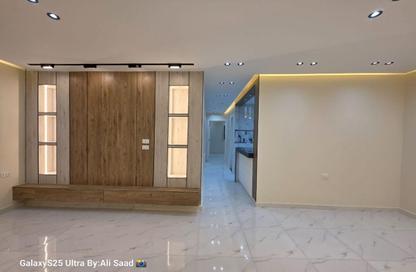 Apartment - 3 Bedrooms - 2 Bathrooms for sale in Gate 4 - Mena - Hadayek El Ahram - Giza
