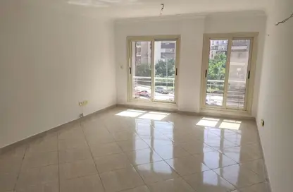 شقة - 3 غرف نوم - 2 حمامات للايجار في حى القرنفل - التجمع الخامس - مدينة القاهرة الجديدة - القاهرة