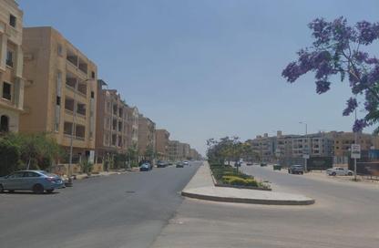 شقة - 3 غرف نوم - 2 حمامات للبيع في المجاورة الرابعة - المنطقة الخامسة - مدينة الشروق - القاهرة