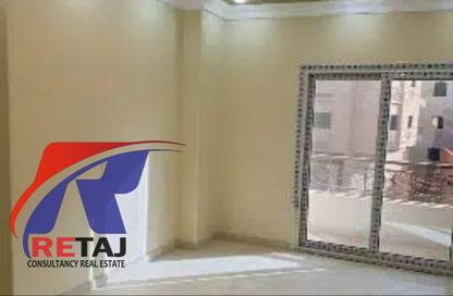 Apartment - 3 Bedrooms - 1 Bathroom for rent in Mohamed Naguib Axis - Abou El Houl - New Cairo City - Cairo