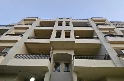 Apartment - 3 Bedrooms - 2 Bathrooms for sale in 2nd Area - Shorouk City - Cairo
