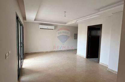 Apartment - 2 Bedrooms - 2 Bathrooms for sale in Park Side Residence - Zed Towers - Sheikh Zayed Compounds - Sheikh Zayed City - Giza
