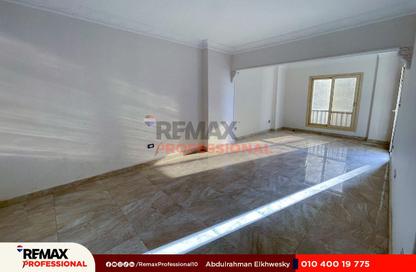 Apartment - 2 Bedrooms - 1 Bathroom for sale in Al Geish Road - Laurent - Hay Sharq - Alexandria