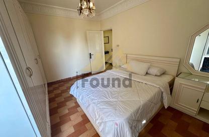 Apartment - 2 Bedrooms - 1 Bathroom for rent in Ismail Mohamed St. - Zamalek - Cairo