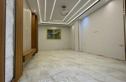Apartment - 2 Bedrooms - 2 Bathrooms for sale in Gate 3 old - Khafre - Hadayek El Ahram - Giza