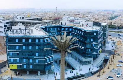 محل تجاري - استوديو - 1 حمام للبيع في مركز أعمال كيرنيل - شارع التسعين الشمالي - التجمع الخامس - مدينة القاهرة الجديدة - القاهرة
