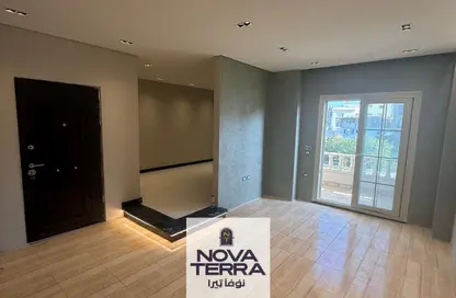 شقة - 2 غرف نوم - 3 حمامات للبيع في السياحية الاولى - التوسعات الشمالية - مدينة 6 أكتوبر - الجيزة