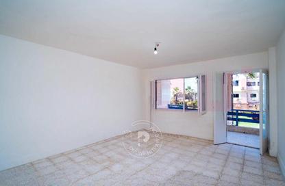 Chalet - 1 Bedroom - 1 Bathroom for sale in Corniche Al Maamoura - Al Maamoura - Hay Than El Montazah - Alexandria