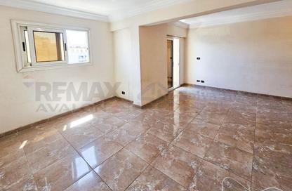 Apartment - 2 Bedrooms - 1 Bathroom for sale in Stanley - Hay Sharq - Alexandria Apartment - 2 Bedrooms - 1 Bathroom for sale in Stanley - Hay Sharq - Alexandria