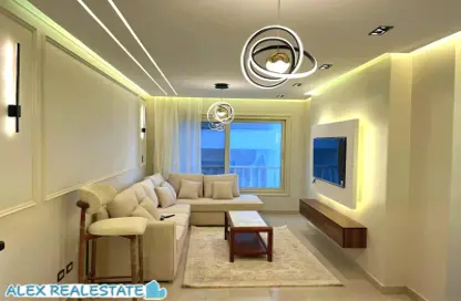 شقة - 3 غرف نوم - 2 حمامات للايجار في طريق الجيش - كامب شيزار - حي وسط - الاسكندرية