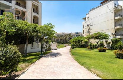 Apartment - 3 Bedrooms - 2 Bathrooms for sale in Hadayek Al Mohandessin - 4th District - Sheikh Zayed City - Giza