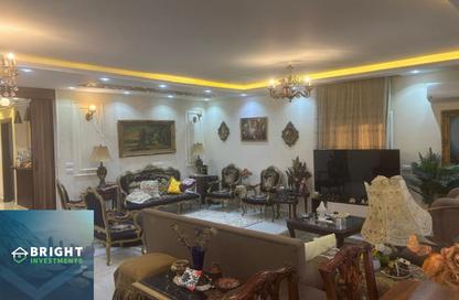 Apartment - 3 Bedrooms - 3 Bathrooms for sale in Ganoob El Acadimia - New Cairo City - Cairo