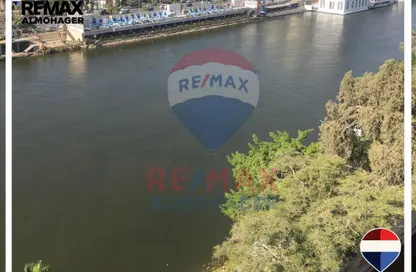 شقة - 4 غرف نوم - 4 حمامات للبيع في شارع الصالح ايوب - الزمالك - القاهرة