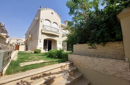 فيلا - 4 - 4 للبيع في الباتيو 5 ايست - الباتيو - كمبوندات الشروق - مدينة الشروق - القاهرة