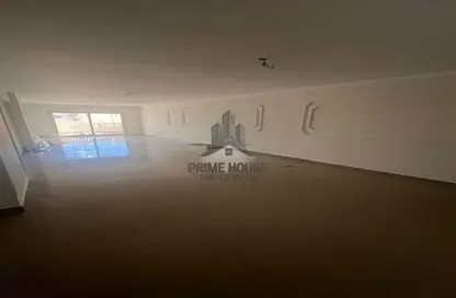 شقة - 3 غرف نوم - 3 حمامات للبيع في شارع محمد فوزي معاذ - سموحة - حي شرق - الاسكندرية