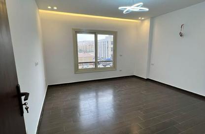 Apartment - 4 Bedrooms - 3 Bathrooms for sale in Al Khamayel city - Sheikh Zayed Compounds - Sheikh Zayed City - Giza