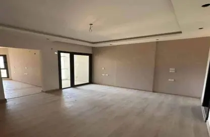 Apartment - 3 Bedrooms - 2 Bathrooms for sale in Village West - Sheikh Zayed Compounds - Sheikh Zayed City - Giza