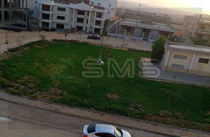 شقة - 3 غرف نوم - 3 حمامات للايجار في غرب الجولف - كمبوندات القطامية - القطامية - مدينة القاهرة الجديدة - القاهرة