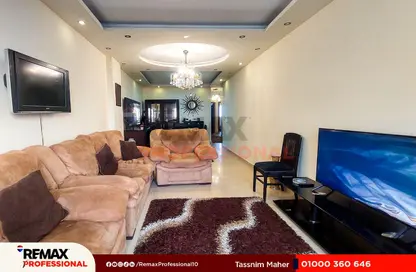 Apartment - 3 Bedrooms - 1 Bathroom for sale in Al Geish Road - Camp Chezar - Hay Wasat - Alexandria