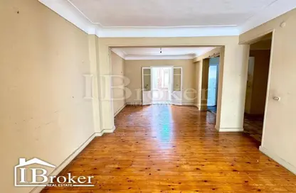 شقة - 2 غرف نوم - 2 حمامات للايجار في جناكليس - حي شرق - الاسكندرية