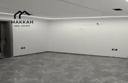 Office Space - 2 Bedrooms - 1 Bathroom for rent in Salah Salem St. - Roxy - Heliopolis - Masr El Gedida - Cairo