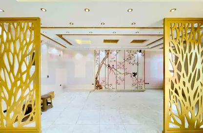 شقة - 3 غرف نوم - 3 حمامات للبيع في طريق الجيش - كامب شيزار - حي وسط - الاسكندرية