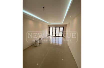 Apartment - 3 Bedrooms - 2 Bathrooms for sale in The Address East - 90 Street - The 5th Settlement - New Cairo City - Cairo