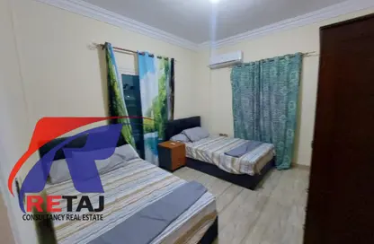 Apartment - 3 Bedrooms - 1 Bathroom for rent in Doctor Yassin Abdel Ghaffar St. - Area C - Ganoob El Acadimia - New Cairo City - Cairo