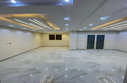 شقة - 3 غرف نوم - 3 حمامات للبيع في شارع الحكمة - الشيخ زايد - الجيزة